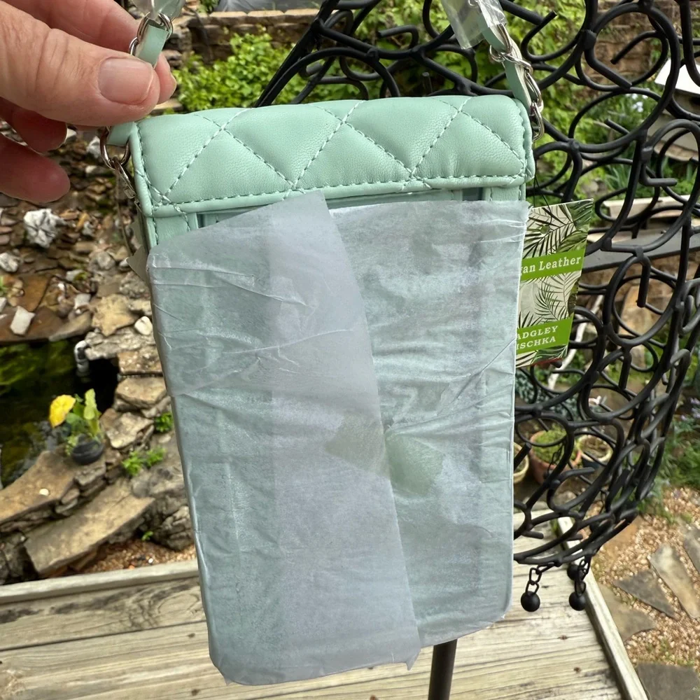 Badgley Mischka Green Quilted Pearl Phone Case Crossbody Bag BM-4137 NWT